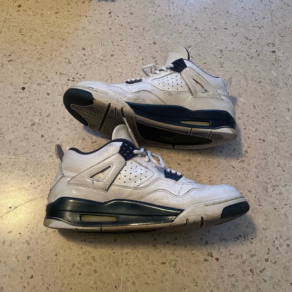 Jordan 4 Columbia - Picture 2 of 3